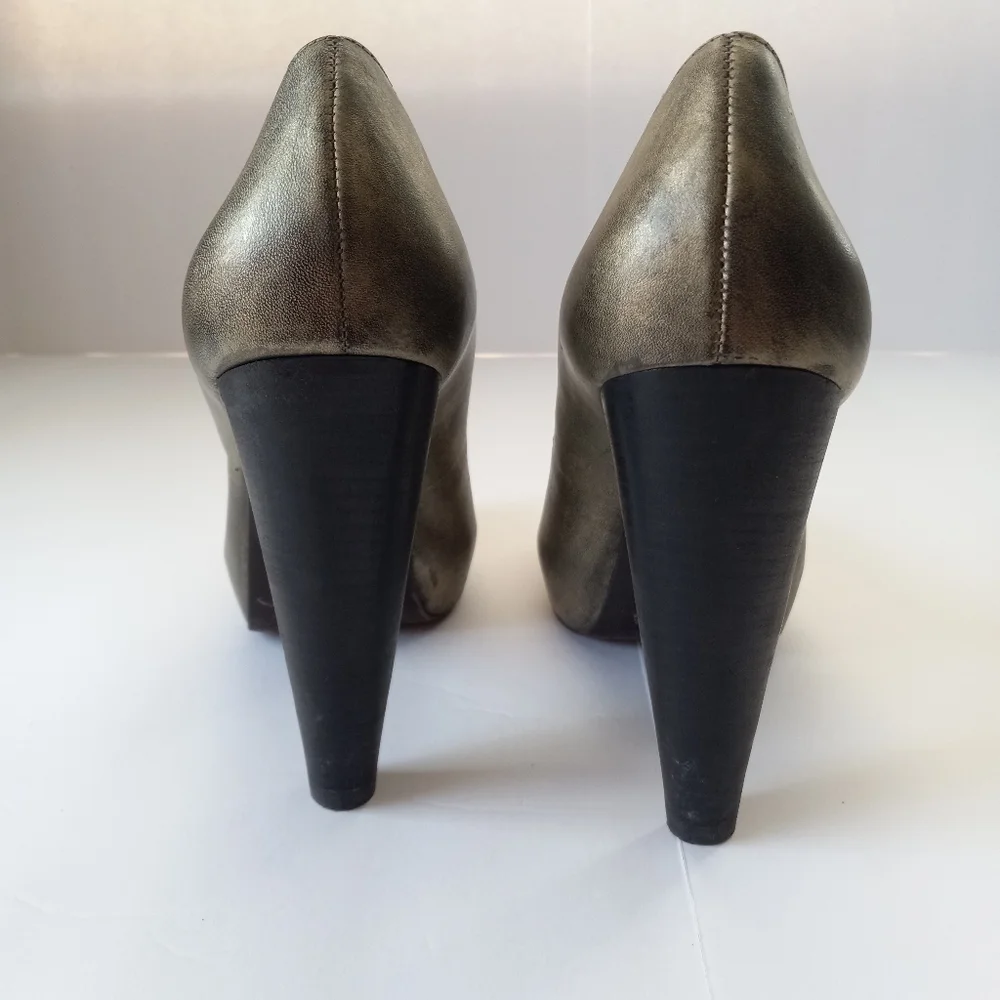 Vera Wang Lavender Label Peep Toe Metallic Pumps